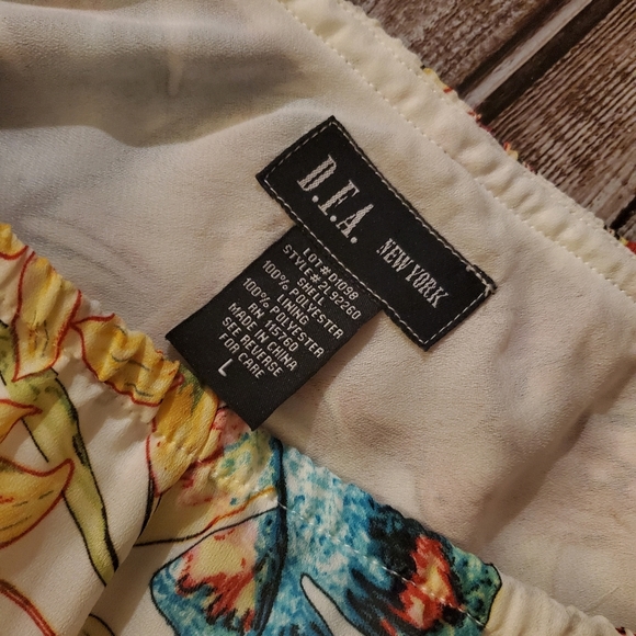 (NWOT) D.F.A New York Skirt - Picture 3 of 4